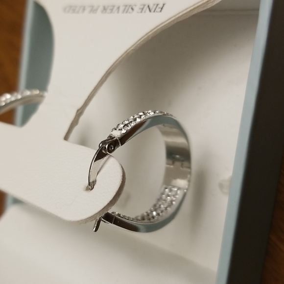 Women's silver plated crystal pierced earrings STOCKING STUFFER - Picture 5 of 6